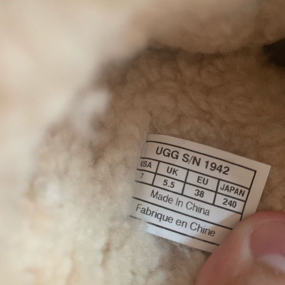 UGG Maxene Brown Sheepskin Boots Size 7 - Picture 7 of 8